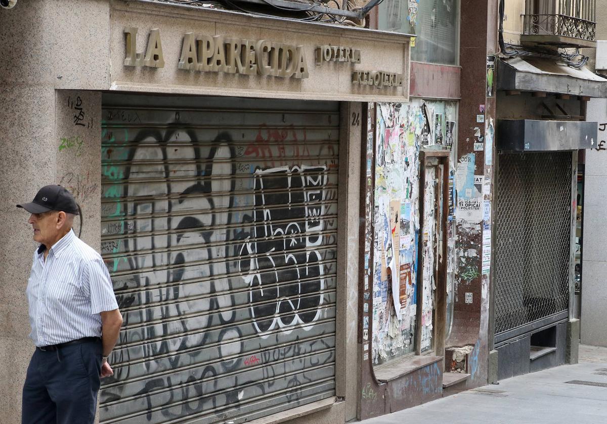 Comercios cerrados en el centro de Segovia capital.