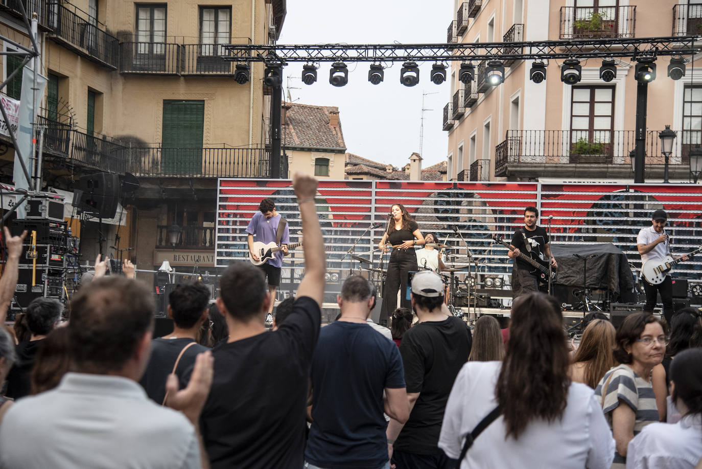 La música protagoniza el martes de fiestas