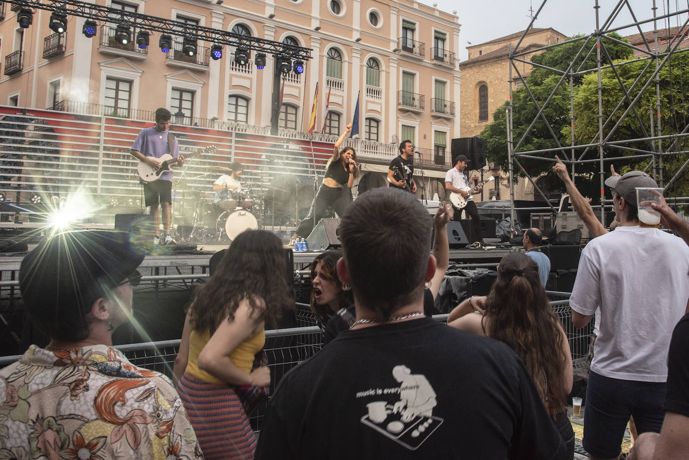 La música protagoniza el martes de fiestas