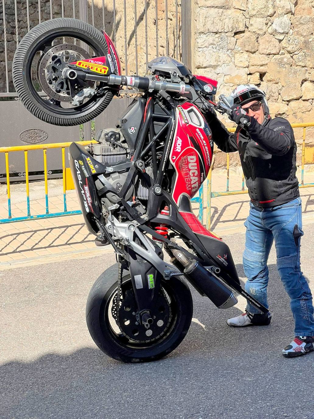 Herrera de Valdecañas celebra su Sexta Queda Motera