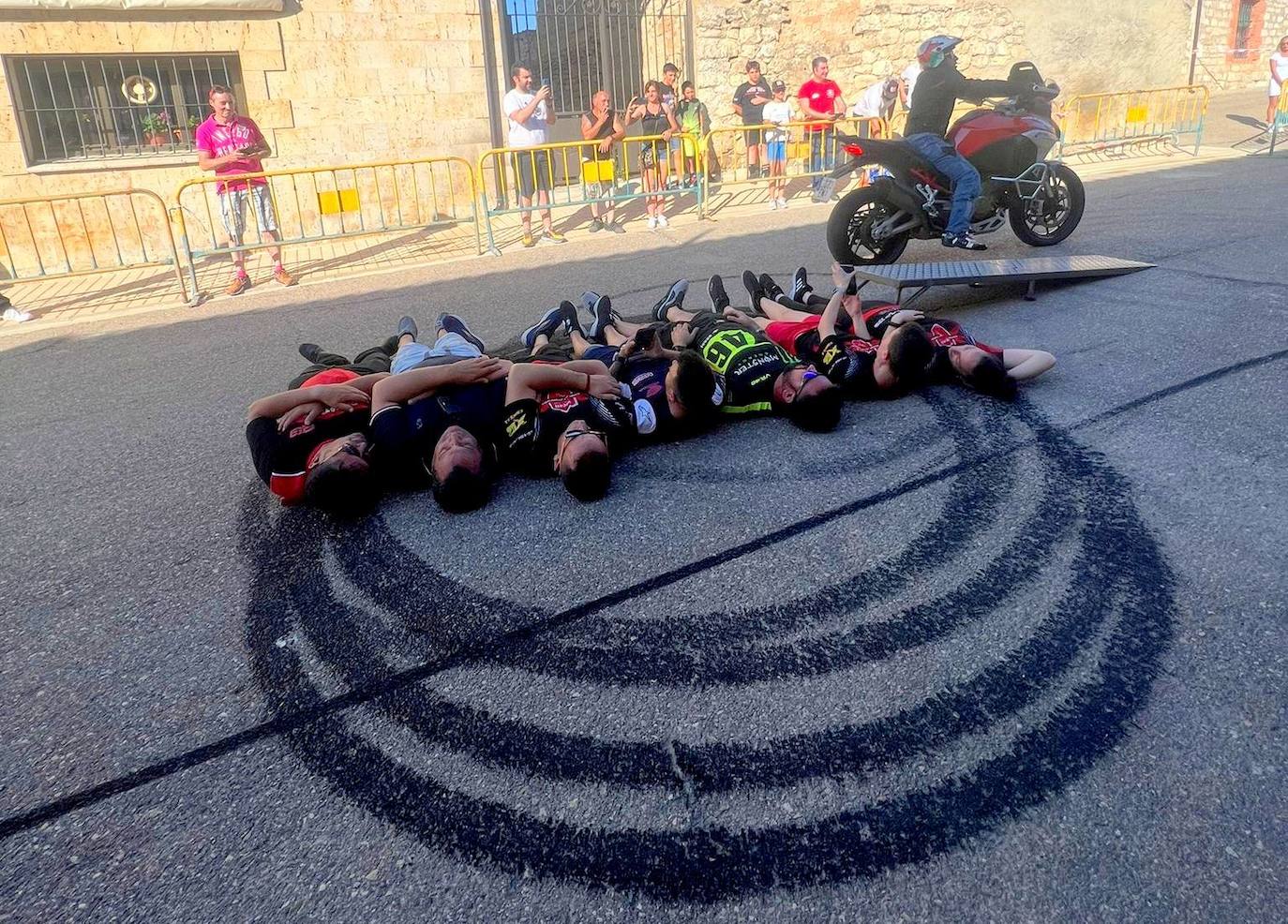 Herrera de Valdecañas celebra su Sexta Queda Motera