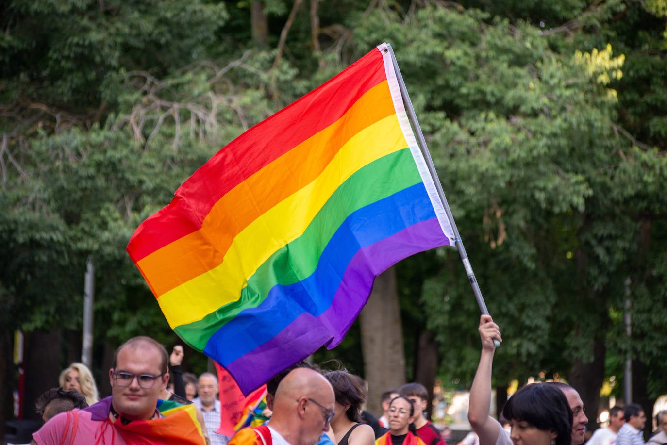 El Día del Orgullo tiñe de arcoíris las calles de Palencia