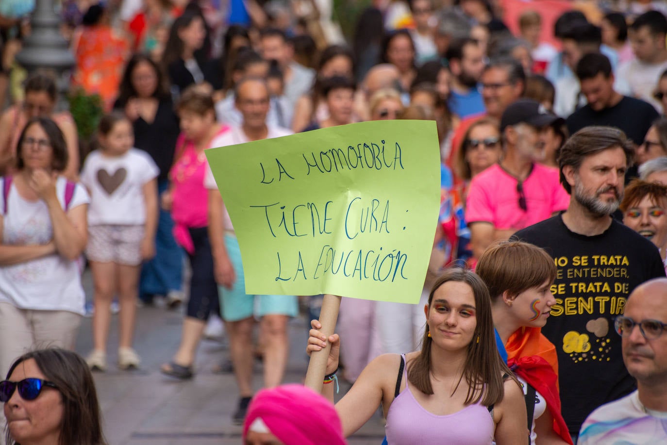 El Día del Orgullo tiñe de arcoíris las calles de Palencia