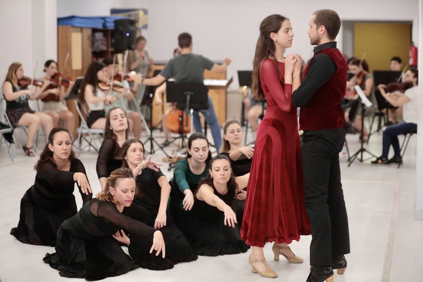 &#039;El amor brujo&#039; a cargo de la Orquesta de la Universidad de Valladolid y del Ballet Español