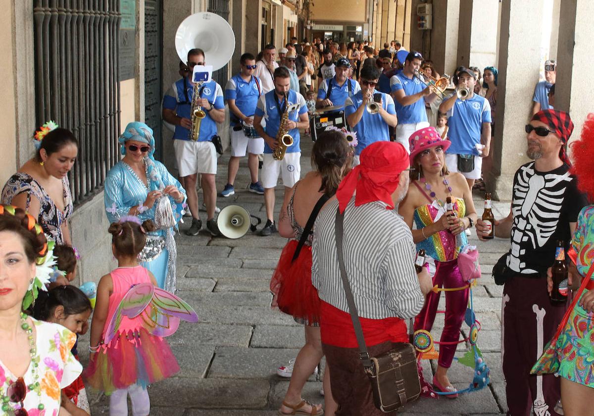 Carnavalito de San Juan, en la Plaza Mayor.