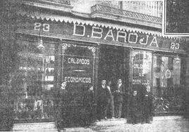 El establecimiento de Dionisio Baroja en el número 23 de la calle de Santiago, en 1915.