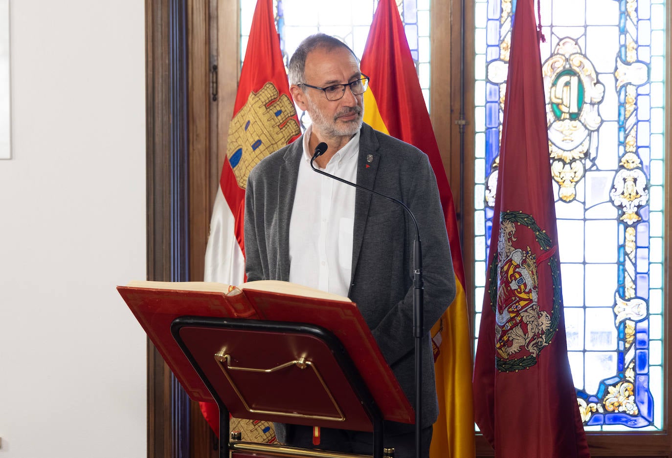 Julio Pereda Alquegui del partido político Tu pueblo toma la palabra.