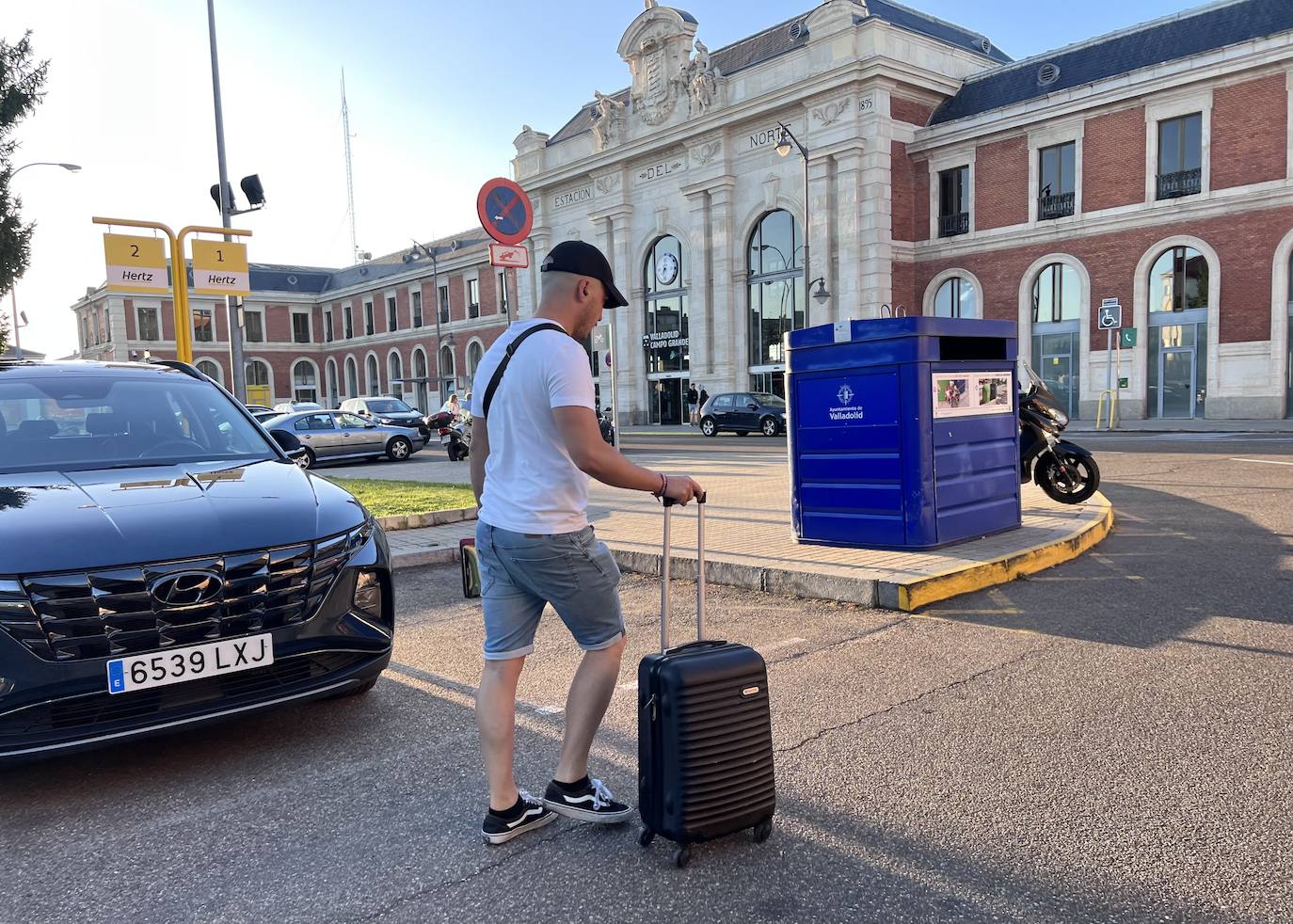 Salida del primer tren playero del veranro desde Valladolid