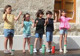 Los alumnos de 'Musicking', durante su actuación.