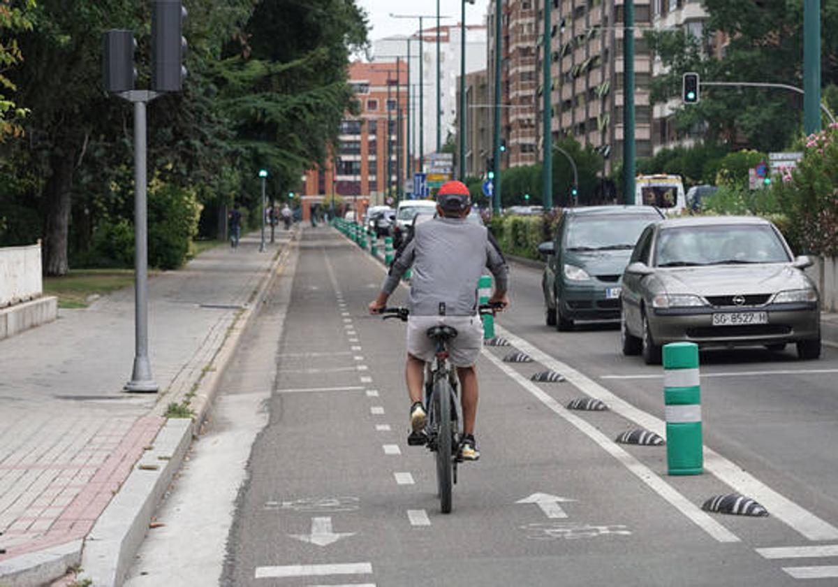 Carril bici del paseo de Isabel la Católica de Valladolid