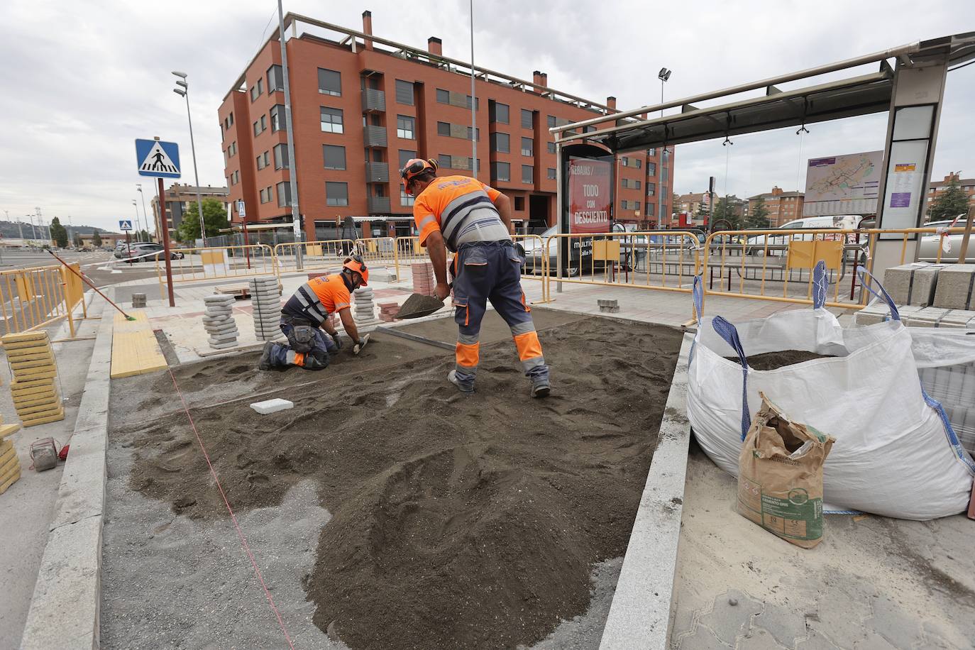 Obras en una de las paradas de autobuses