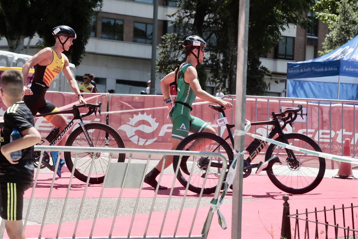 El campeonato Nacional de Triatlón Cadete por equipos, en imágenes