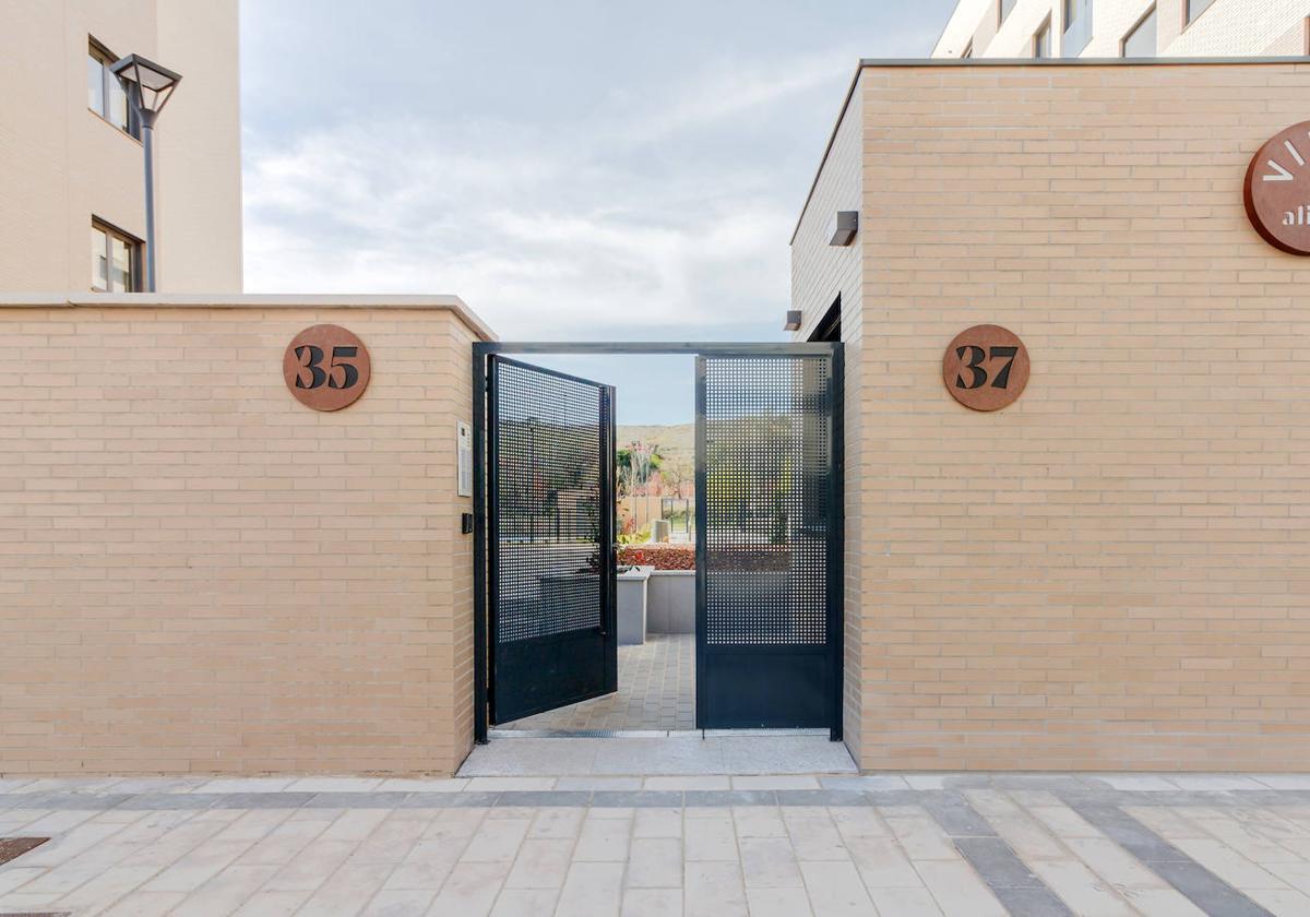 El portal de una vivienda, en la avenida de Burgos en Valladolid.