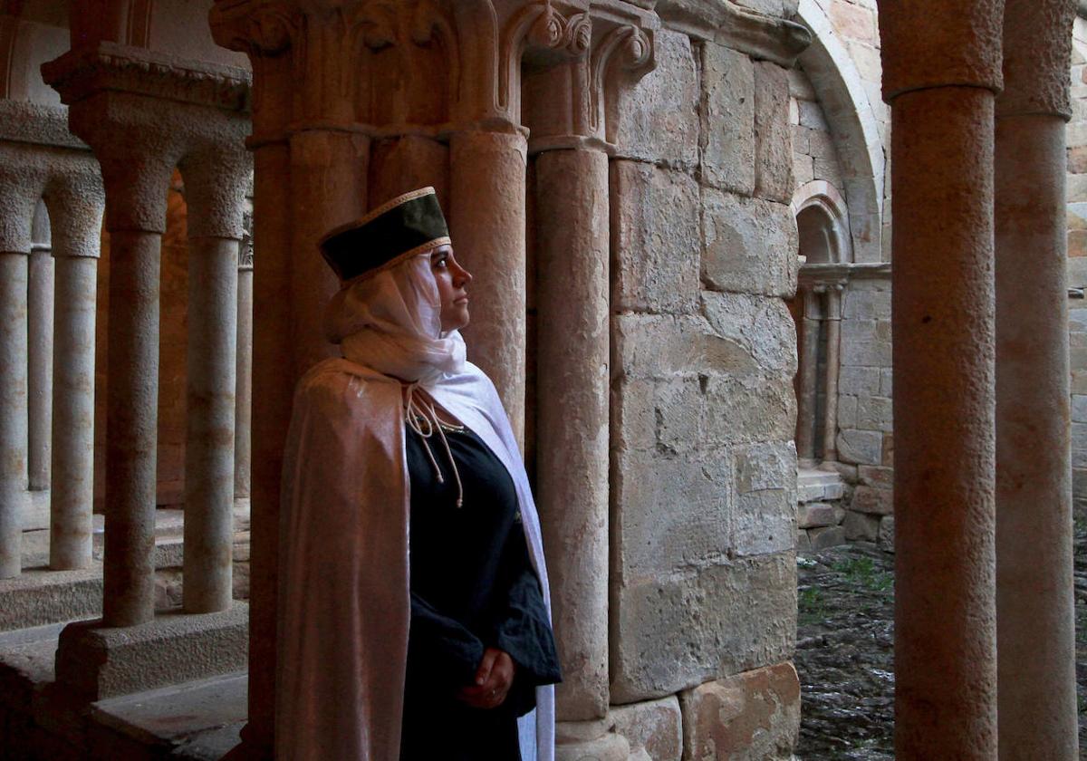 Imagen de una visita teatralizada en el monasterio de Santa María la Real.