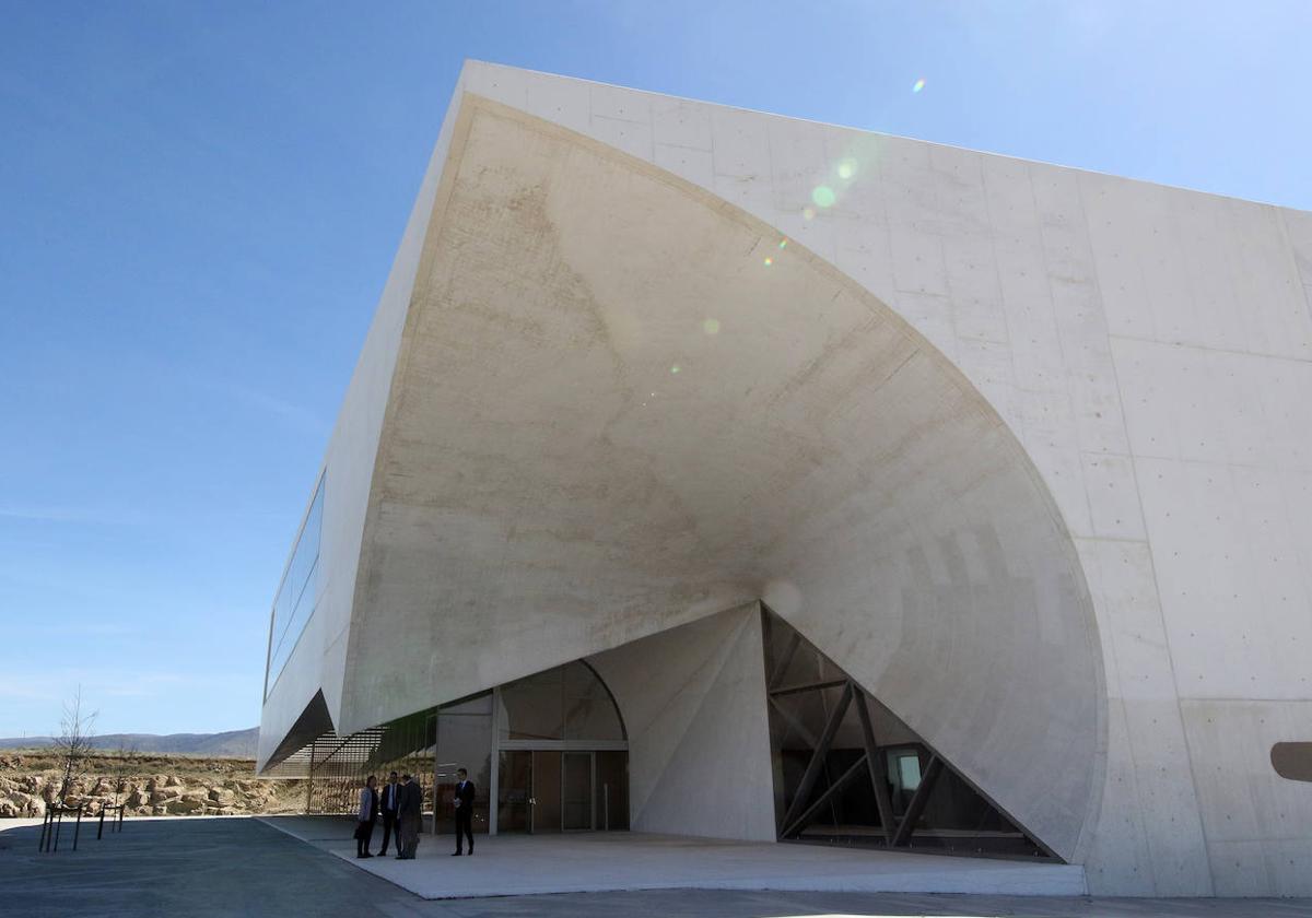 Acceso al edificio CIDE de Segovia.