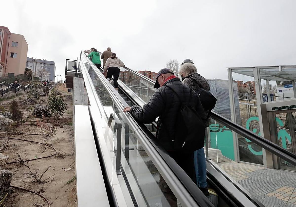Inauguración de los elevadores urbanos de Parquesol