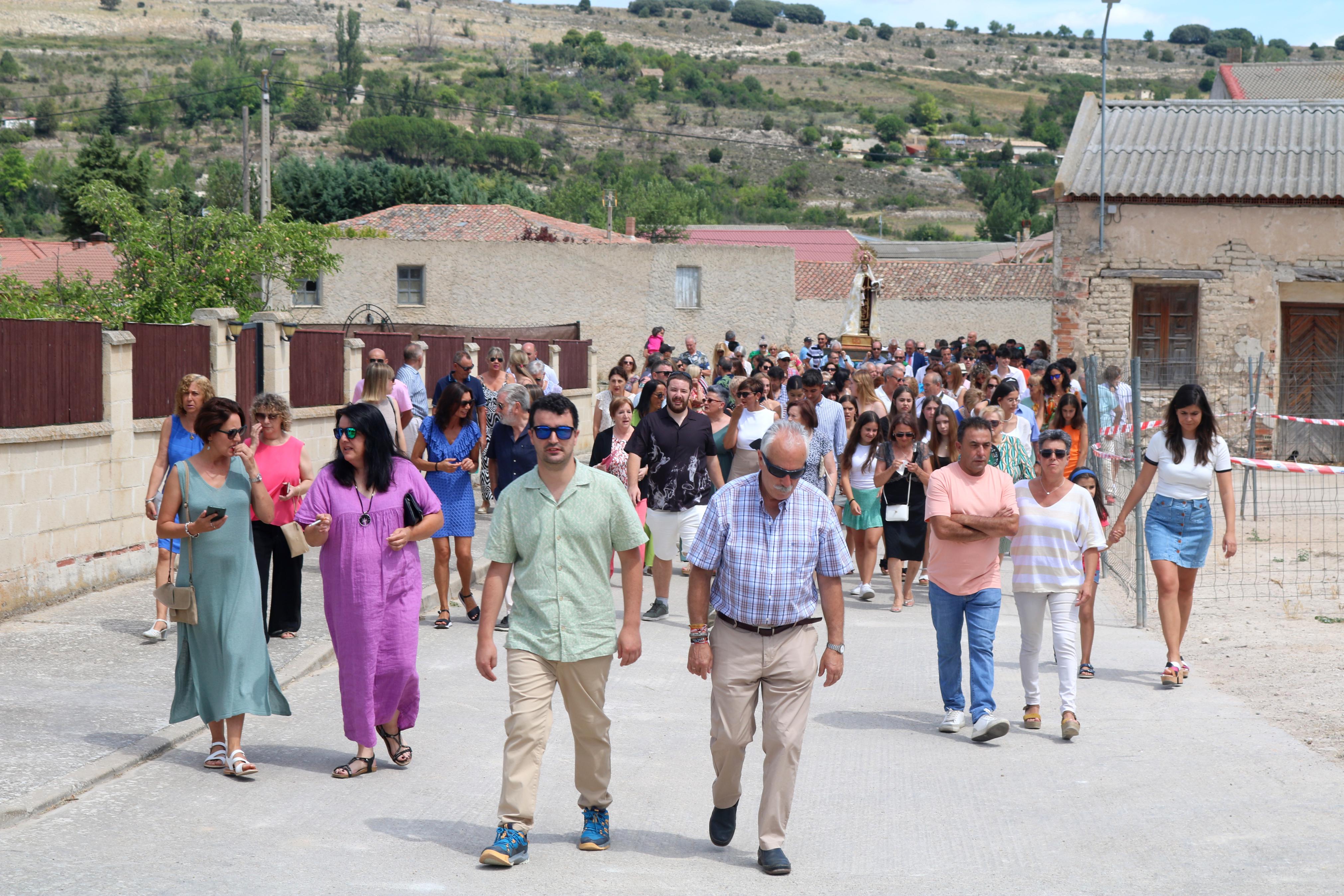 Cevico Navero se rinde a la Virgen del Carmen