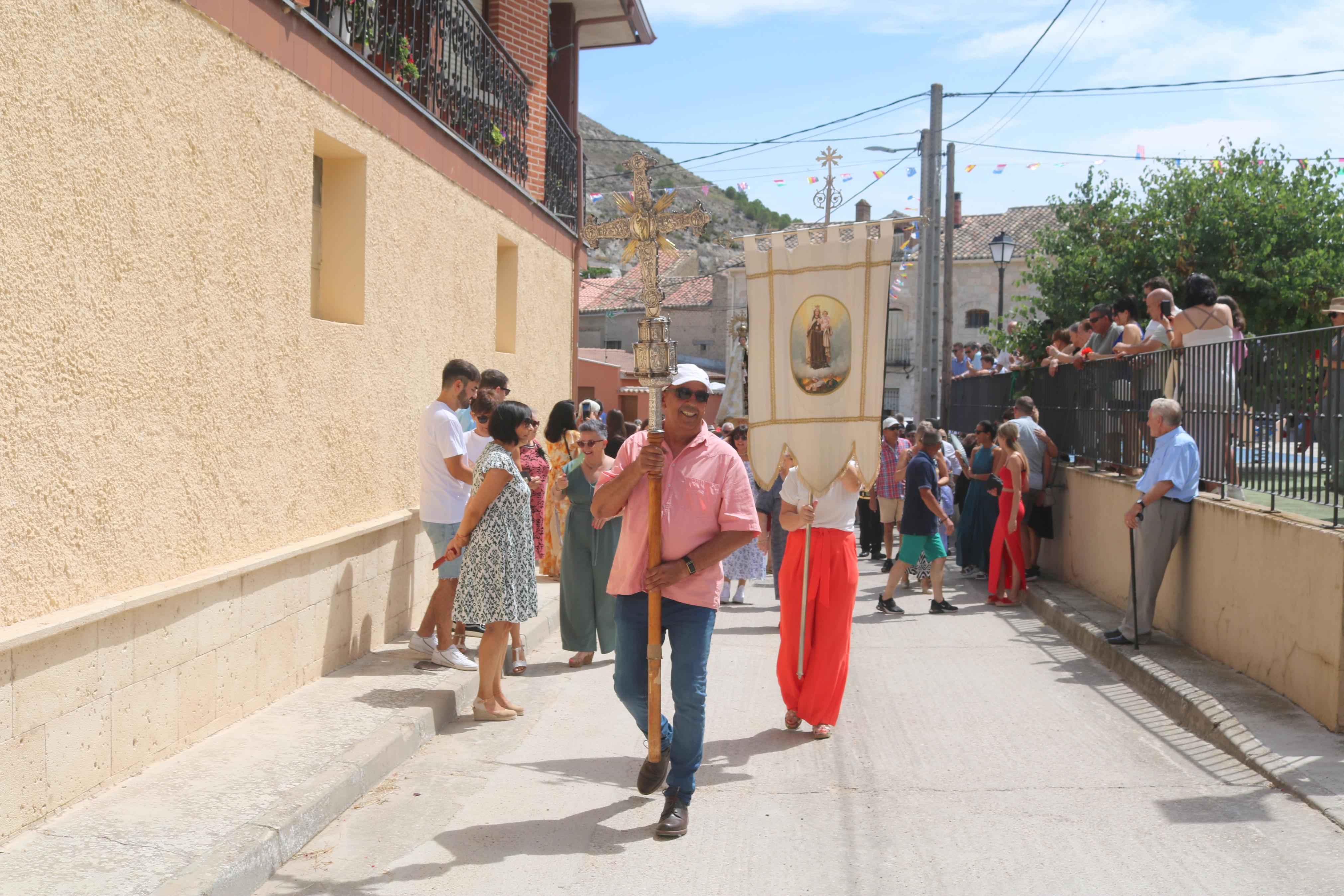 Cevico Navero se rinde a la Virgen del Carmen
