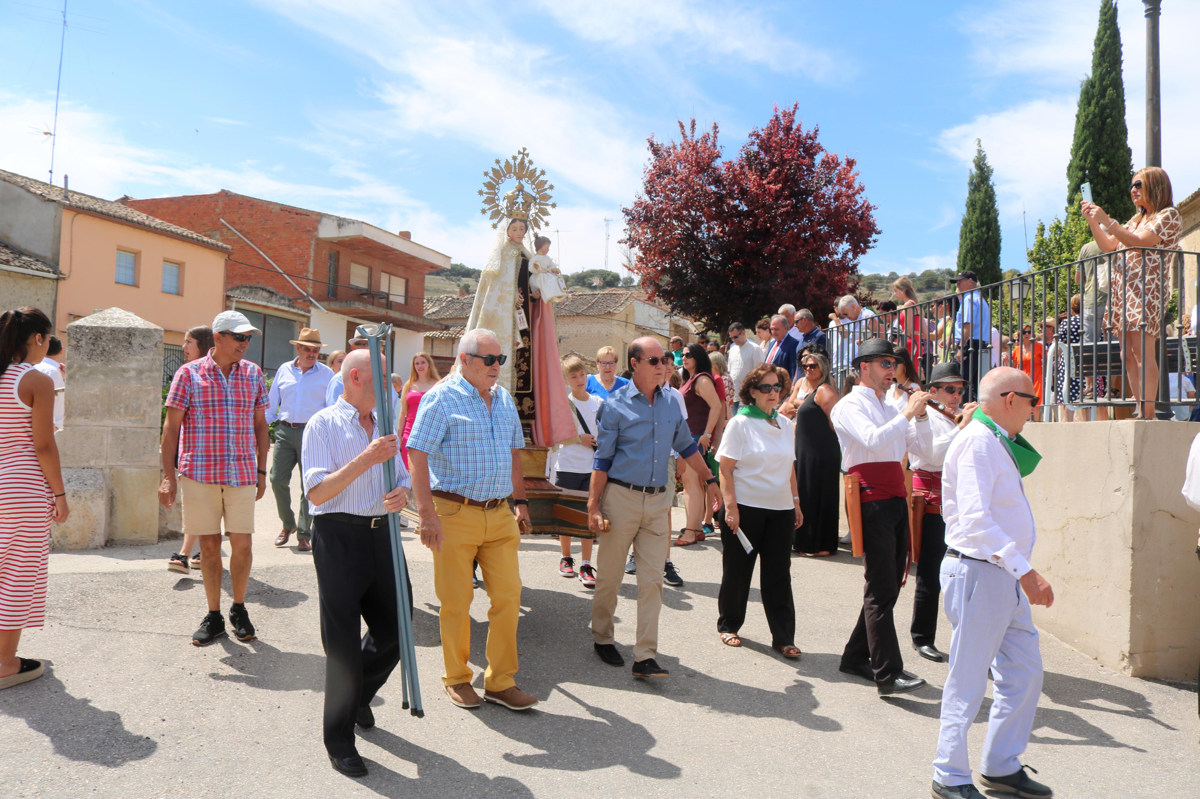 Cevico Navero se rinde a la Virgen del Carmen