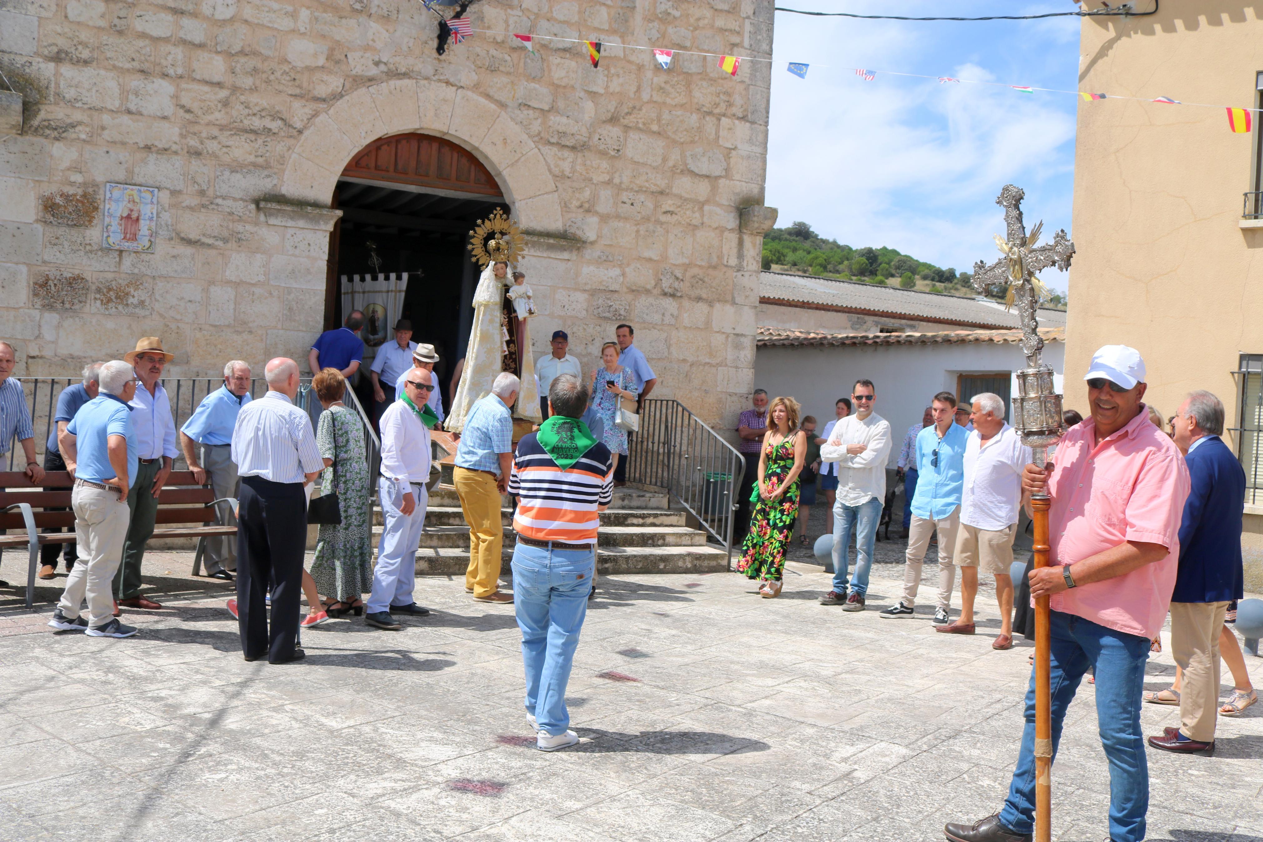 Cevico Navero se rinde a la Virgen del Carmen