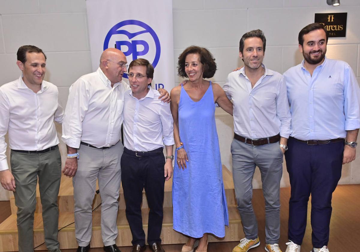 Conrado Íscar, Jesús Julio Carnero, José Luis Martínez Almeida, Mercedes Cantalapiedra, Borja Sémper y José Ángel Alonso.