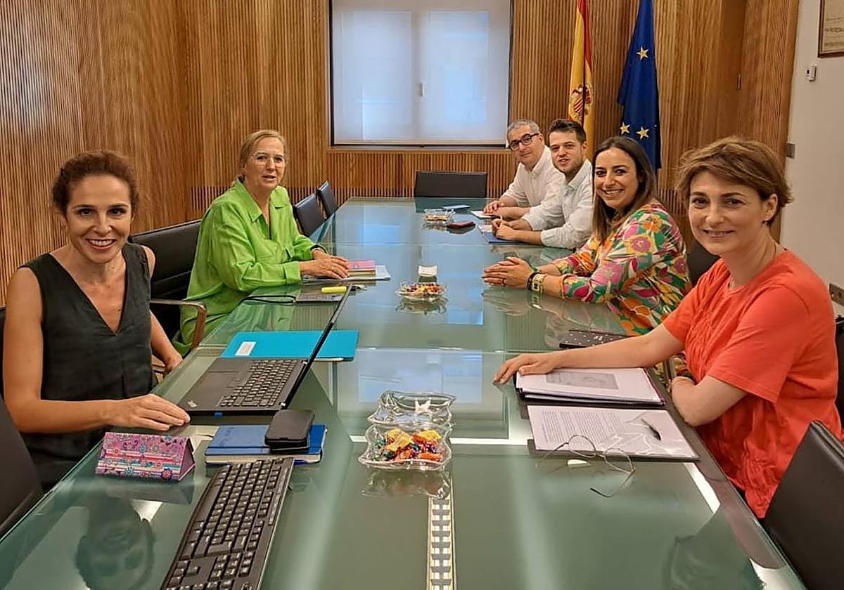 Reunión de los representantes del Ayuntamiento de Palencia con la CHD.