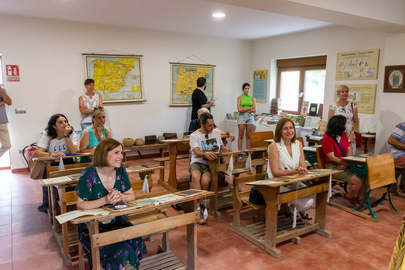 Fuentes de Valdepero viaja en el tiempo hasta la escuela del pasado