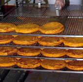 Palacios retira «por precaución» las tortillas hechas en un pueblo de Segovia