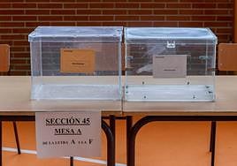 Urnas preparadas para la jornada electoral.