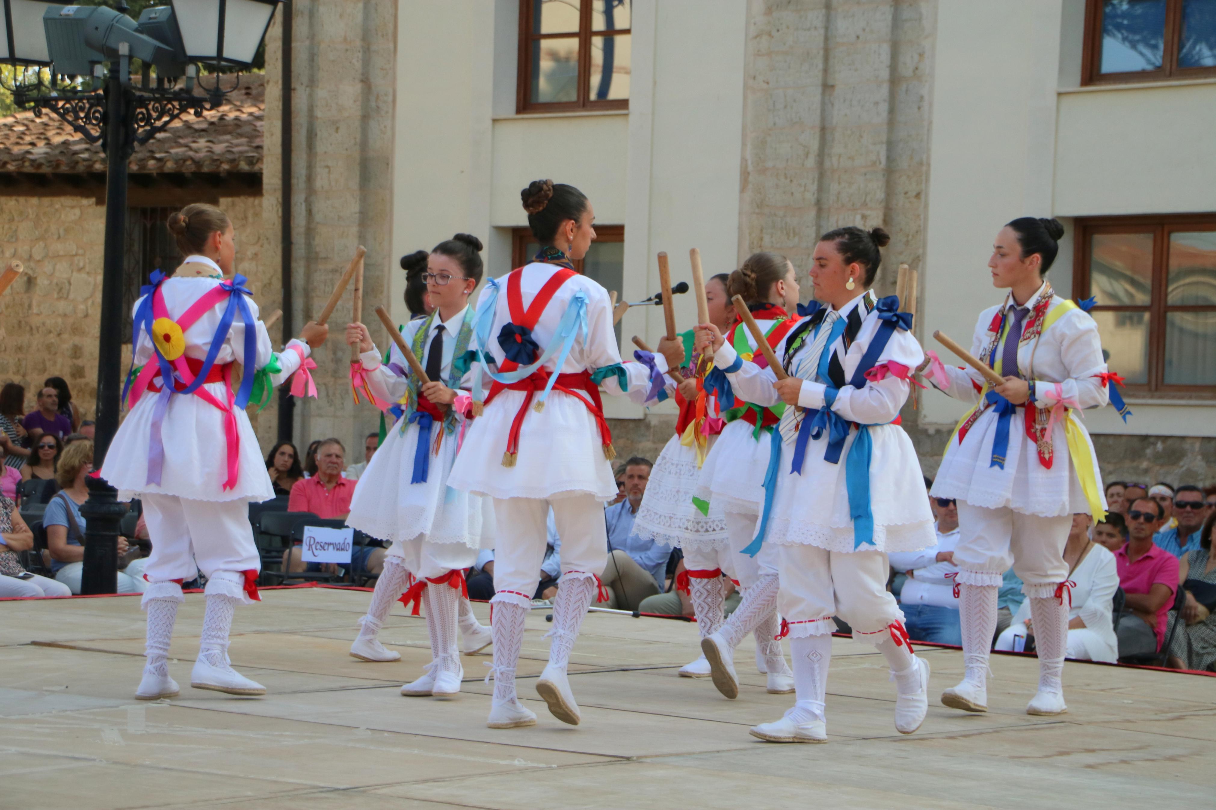 Cita con la Danza y el Paloteo en Ampudia