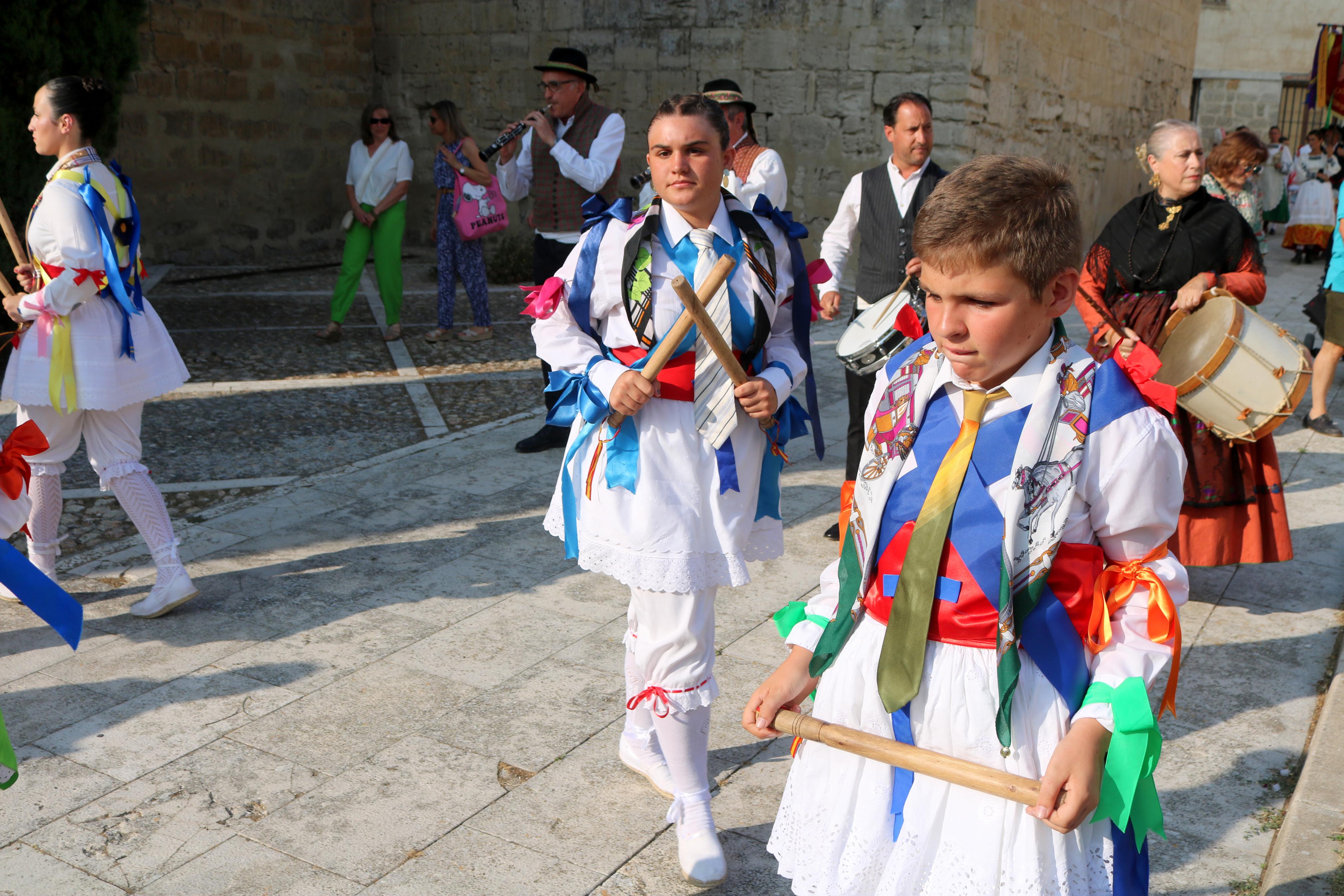 Cita con la Danza y el Paloteo en Ampudia