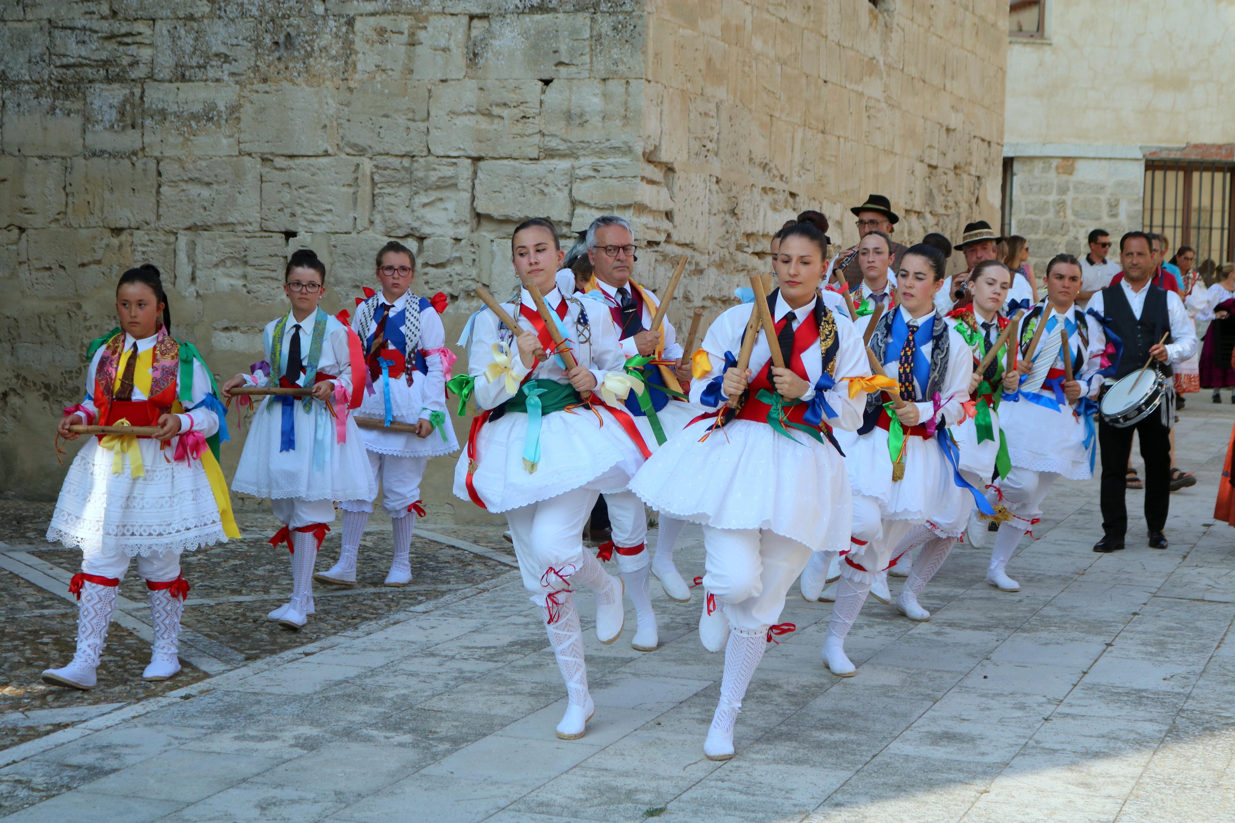 Cita con la Danza y el Paloteo en Ampudia