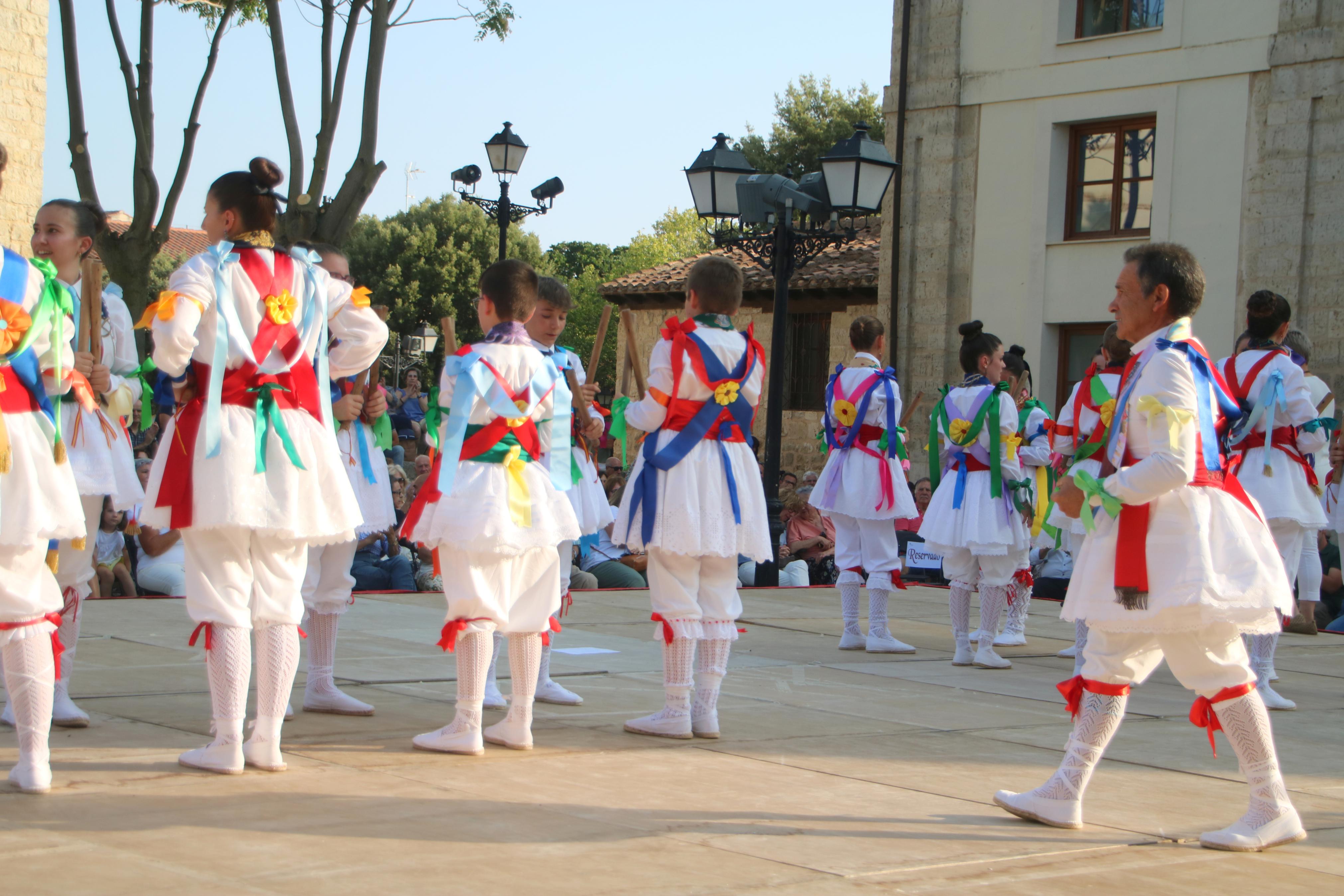 Cita con la Danza y el Paloteo en Ampudia