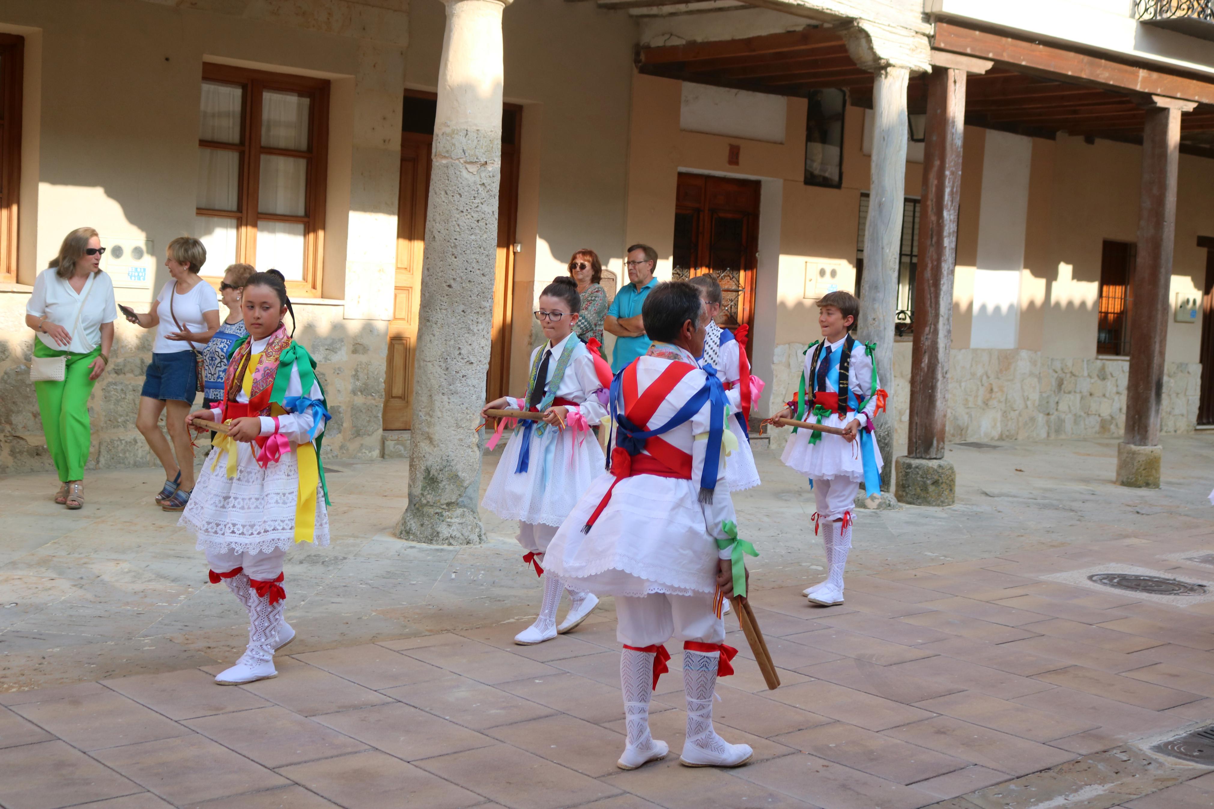 Cita con la Danza y el Paloteo en Ampudia