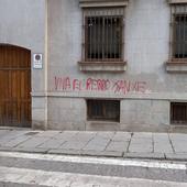 Realizan pintadas contra Pedro Sánchez en el centro de Segovia