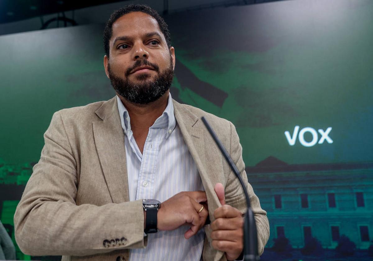 El secretario general de Vox, Ignacio Garriga, durante la rueda de prensa que ofreció este lunes.