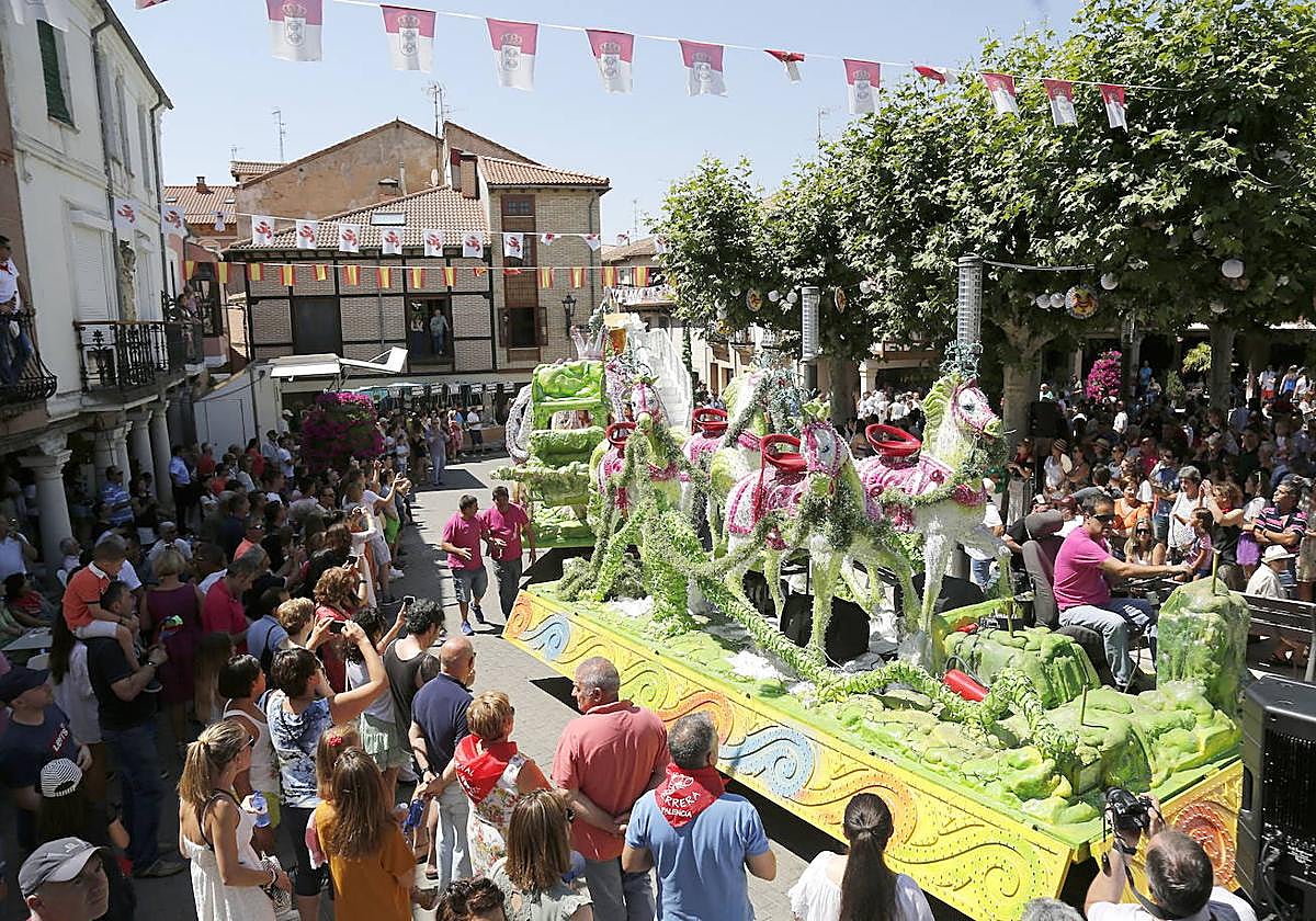 Desfile de carrozas en el último festival prepandemia.