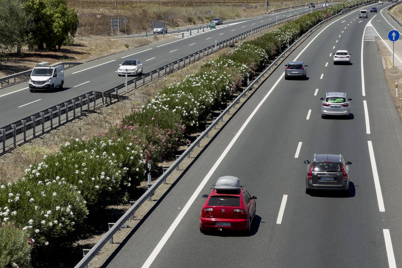 Tráfico fluido en una autovía de España.