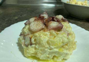 Ensaladilla de pulpo y langostinos