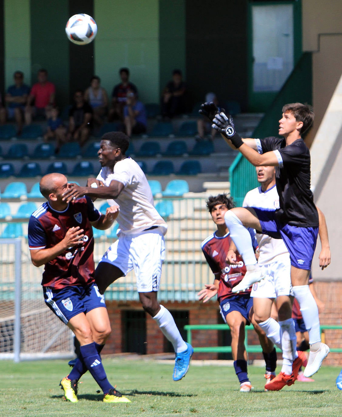 Derrota en el primer partido de pretemporada