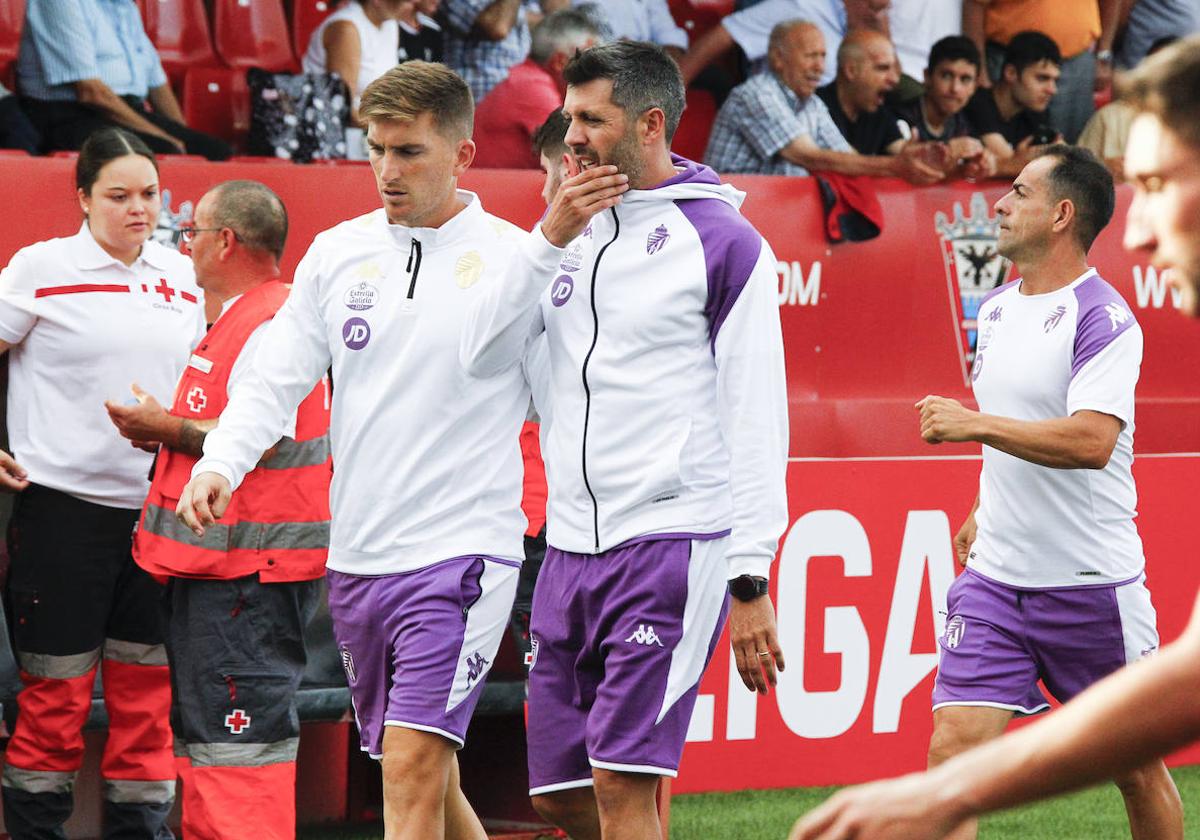 Paulo Pezzolano y Martín Varini hablan tras acabar el partido en Anduva.