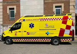 Nueva ambulancia de Emergencias de Sacyl en Valladolid.