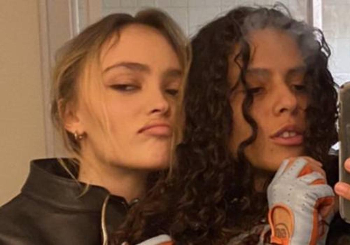 Lily-Rose Depp con la rapera 070 Shake.