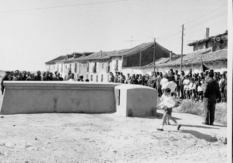 Vecinos de La Cistérniga a principios de los años 70.