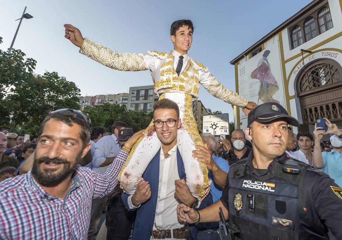 Juan Diosleguarde sale por la puerta grande en Santander.