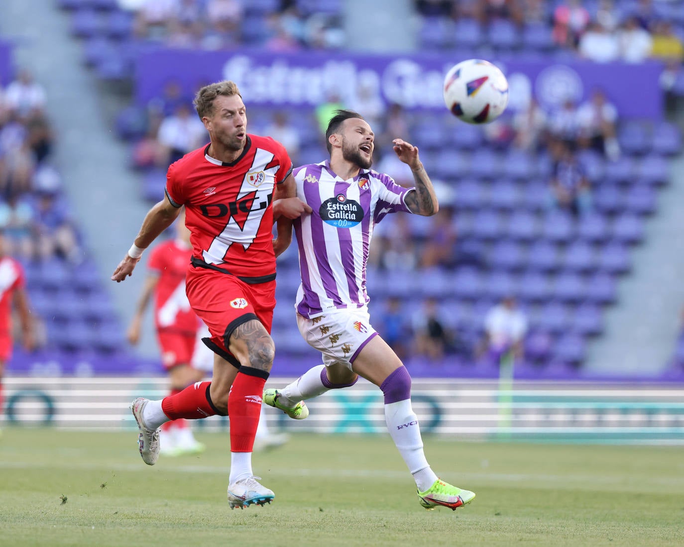 La victoria del Real Valladolid ante el Rayo Vallecano, en imágenes