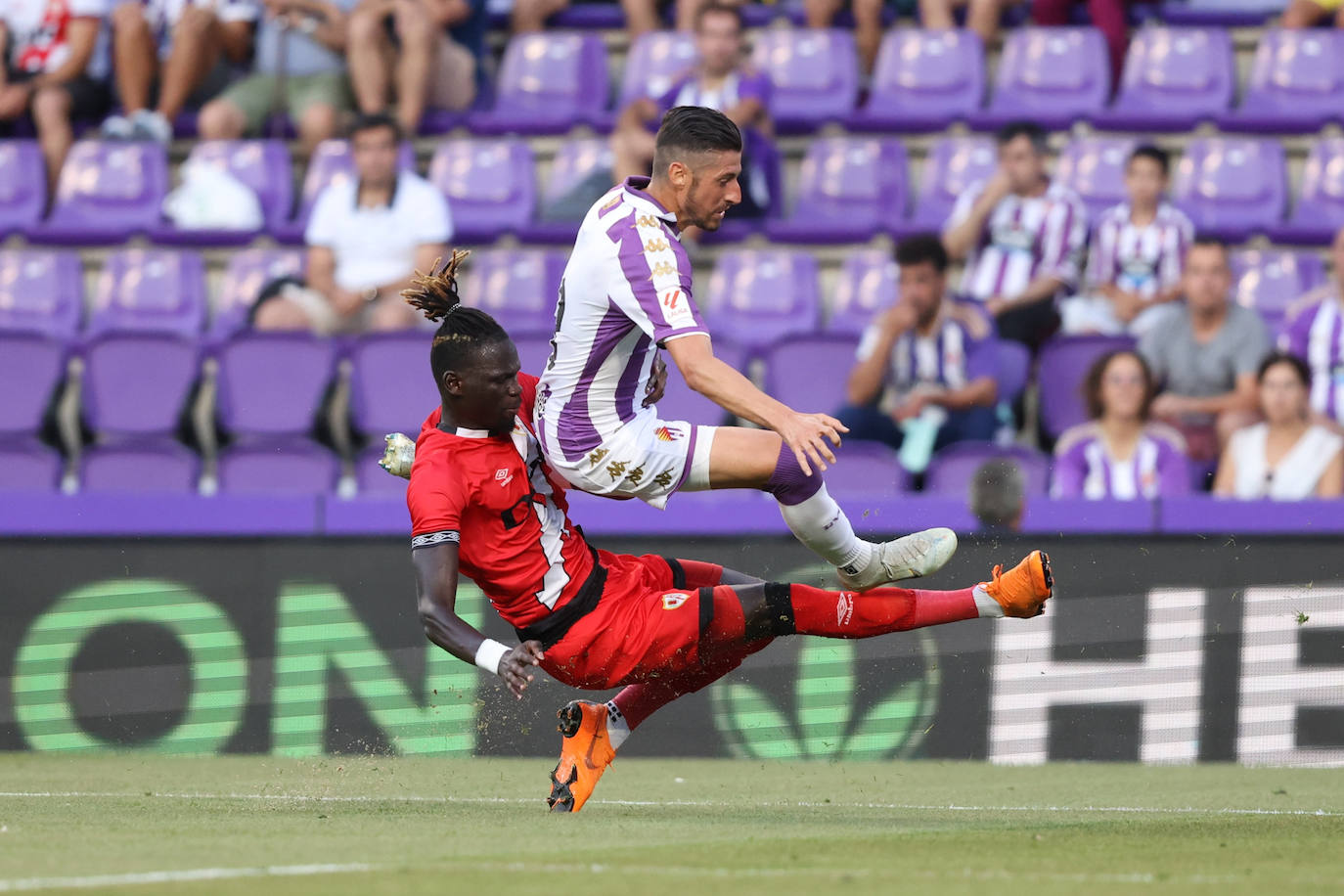 La victoria del Real Valladolid ante el Rayo Vallecano, en imágenes