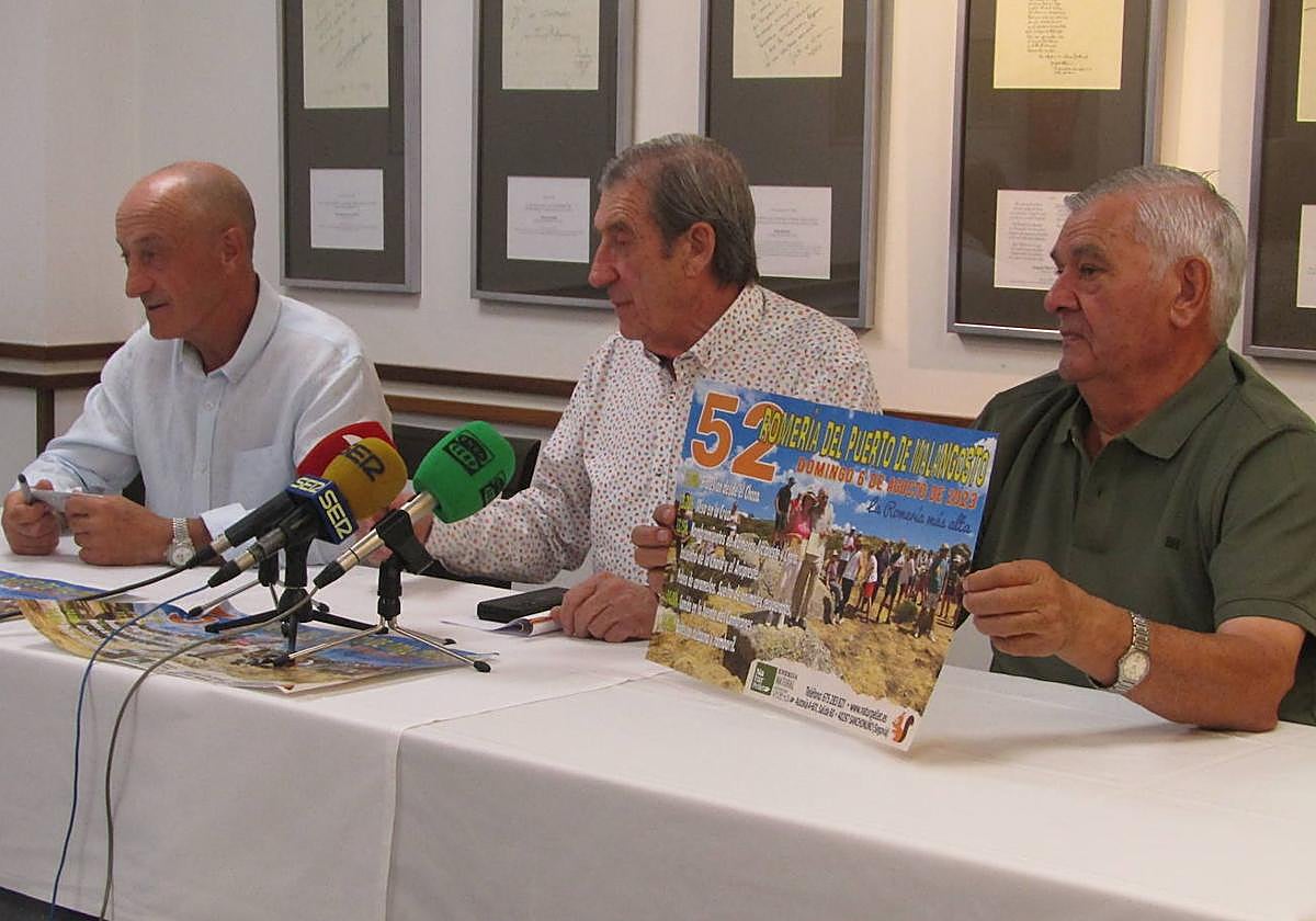 Juan Matey, Juan Antonio Tapia y Carlos de Pedro, durante la presentación de la próxima edición de la romería.