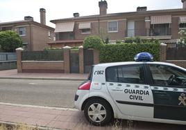 Una patrulla de la Guardia Civil en una calle de Laguna