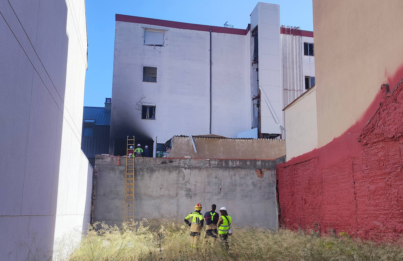 En imágenes el análisis de los bomberos en el edificio de la calle Goya